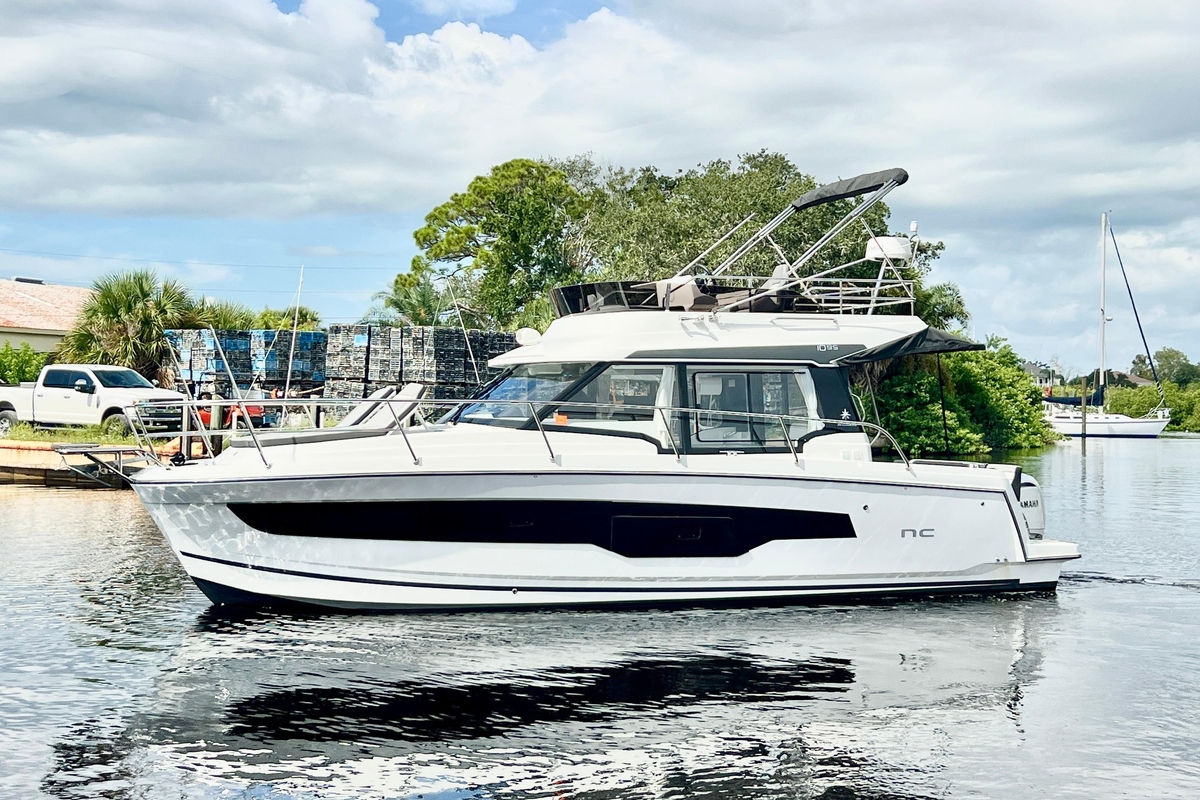 2025 Jeanneau NC 1095 Fly - Sold Boat