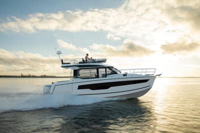 BOATZON | Jeanneau NC 1095 Fly Series 2 2026