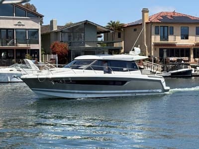 BOATZON | Jeanneau NC 11 2013