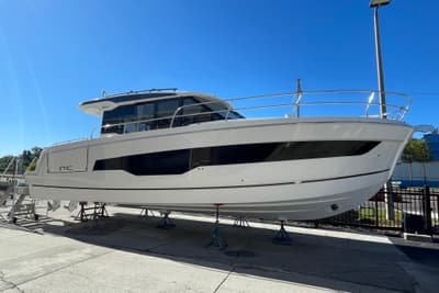 BOATZON | Jeanneau NC 1295 Coupe 2026