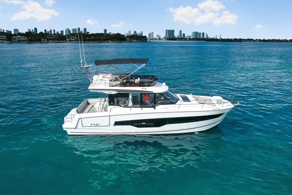 2025 Jeanneau NC 1295 Fly - Sold Boat