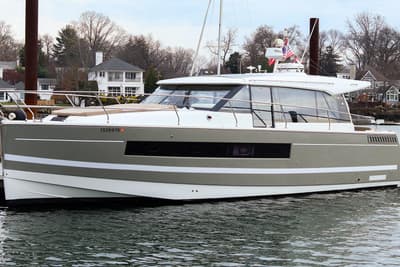 BOATZON | Jeanneau NC 14 2015