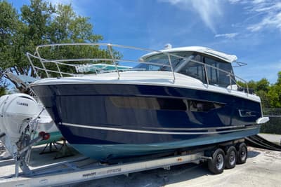 BOATZON | Jeanneau NC 895 2024