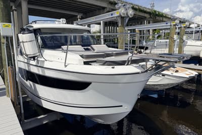 BOATZON | Jeanneau NC 895 Series 2 2026