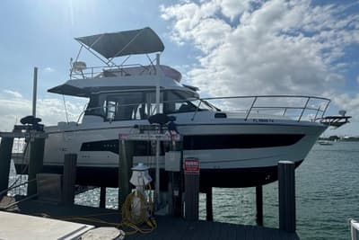 BOATZON | Jeanneau NC Weekender 1095 Fly 2024