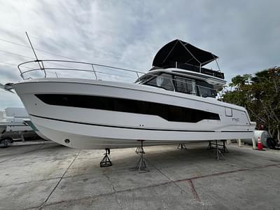 BOATZON | Jeanneau NC Weekender 1295 Fly 2024