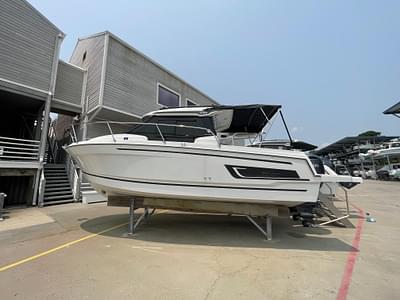 BOATZON | Jeanneau NC Weekender 795 Series 2 2023