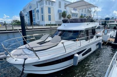 BOATZON | Jeanneau NC1095 Fly 2021