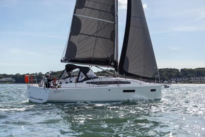 BOATZON | Jeanneau Sun Odyssey 380 2027
