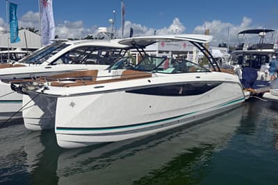 BOATZON | Jeanneau TH33 2027