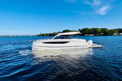 BOATZON | Jeanneau TH38 2026