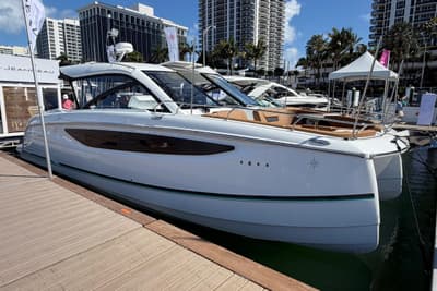 BOATZON | Jeanneau TH38 2027