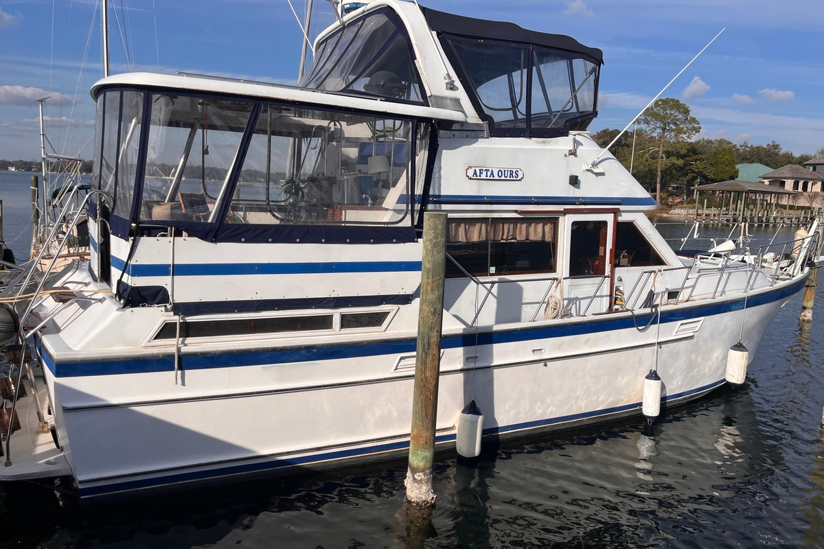 1986 Jefferson 42 SE Sundeck Motor Yacht - Sold Boat