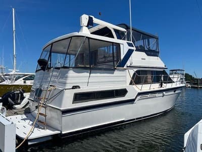 BOATZON | Jefferson 42 SE Sundeck Motor Yacht 1990