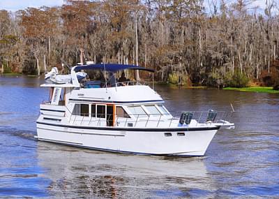 BOATZON | Jefferson Sundeck 1987