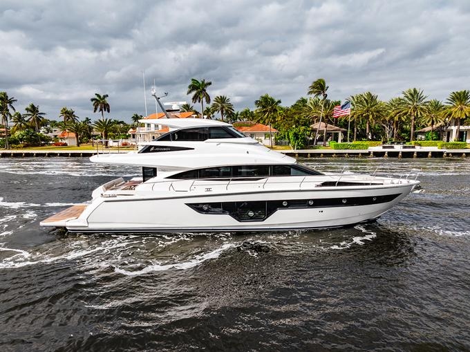 2024 Johnson 70 Skylounge Motor Yacht - Sold Boat