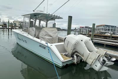 BOATZON | Jupiter 30 Center Console 2013