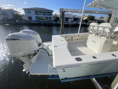 BOATZON | Jupiter 32 CENTER CONSOLE 2014