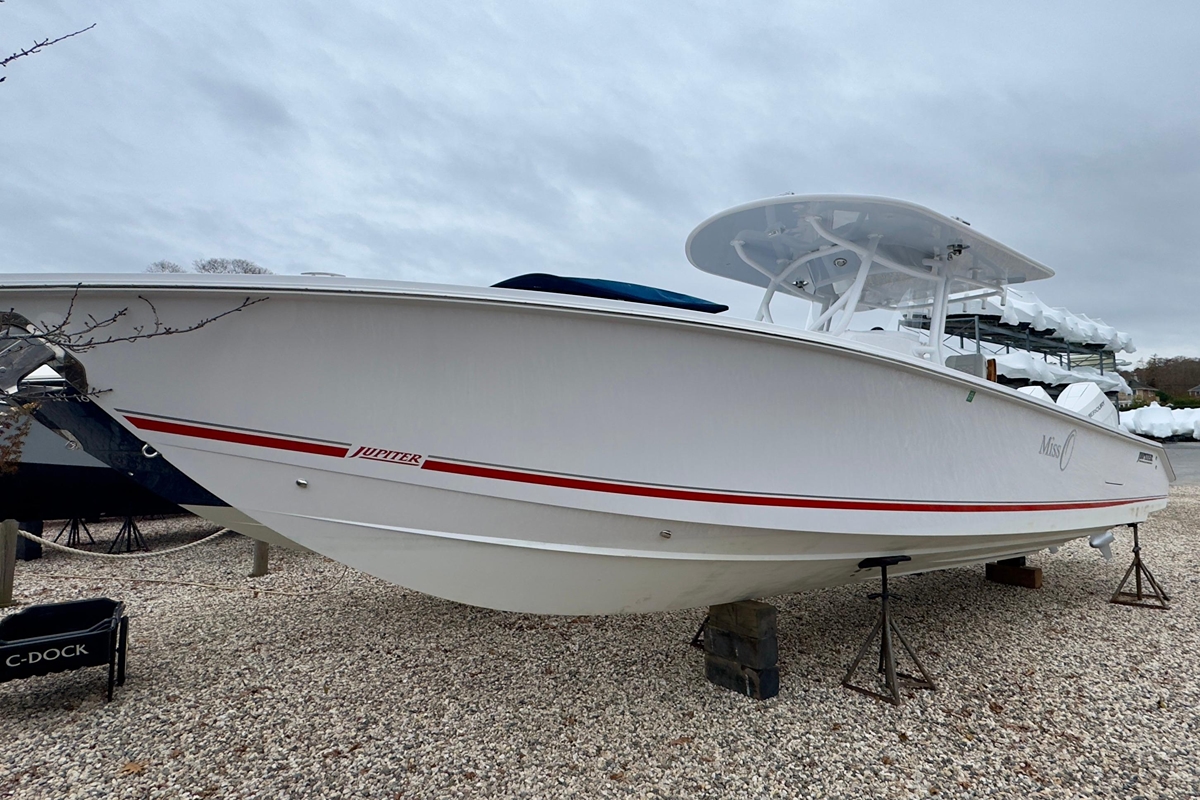2024 Jupiter 32 FS - Sold Boat
