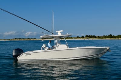 BOATZON | Jupiter Center Console 2015