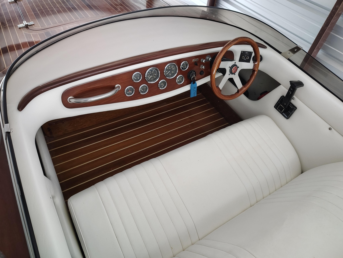 1989 Kavalk Continental - Sold Boat