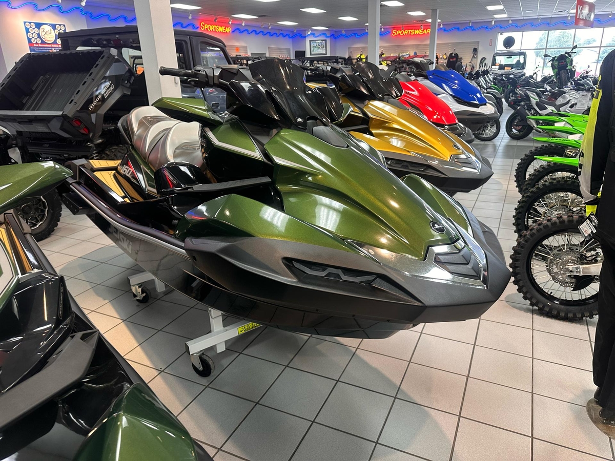 2025 Kawasaki JET SKI ULTRA 160LX - Sold Boat