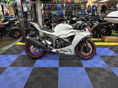 BOATZON | Kawasaki Ninja ZX6R 2025 BOATZON | Kawasaki Ninja ZX6R 2025