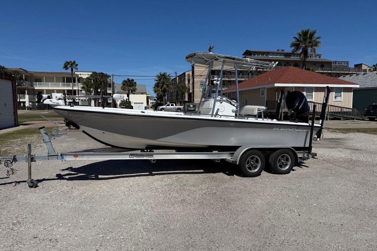 2003 Kenner 21 V Tunnel - Sold Boat