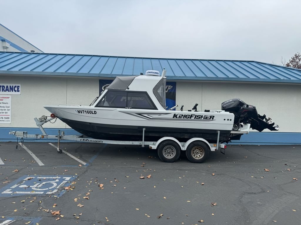 2021 KingFisher 2025 Escape HHT - Sold Boat