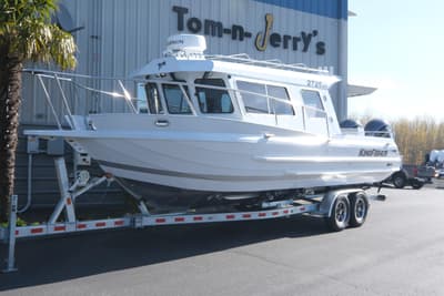 BOATZON | KingFisher 2725 XRS 2026