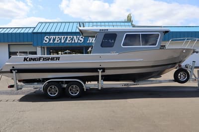 BOATZON | KingFisher 2825 Coastal Express 2026