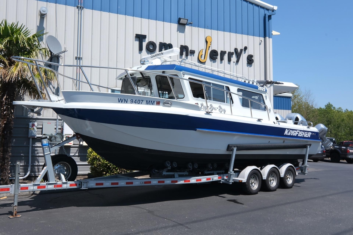 2023 KingFisher 2825 Offshore - Sold Boat