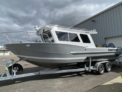 BOATZON | Kingfisher Boats 2825 Coastal Express 2027