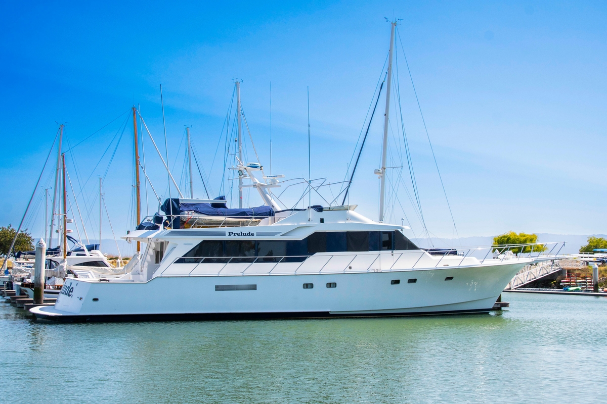 1988 Knight & Carver Motoryacht - Sold Boat