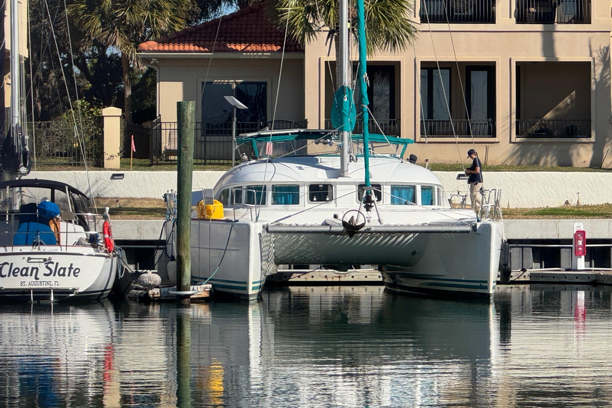 2000 Lagoon 380 - Sold Boat