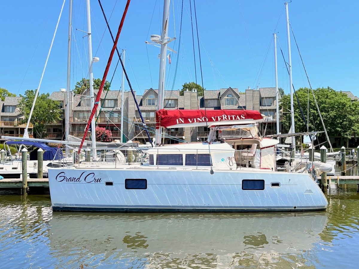 2010 Lagoon 400 - Sold Boat