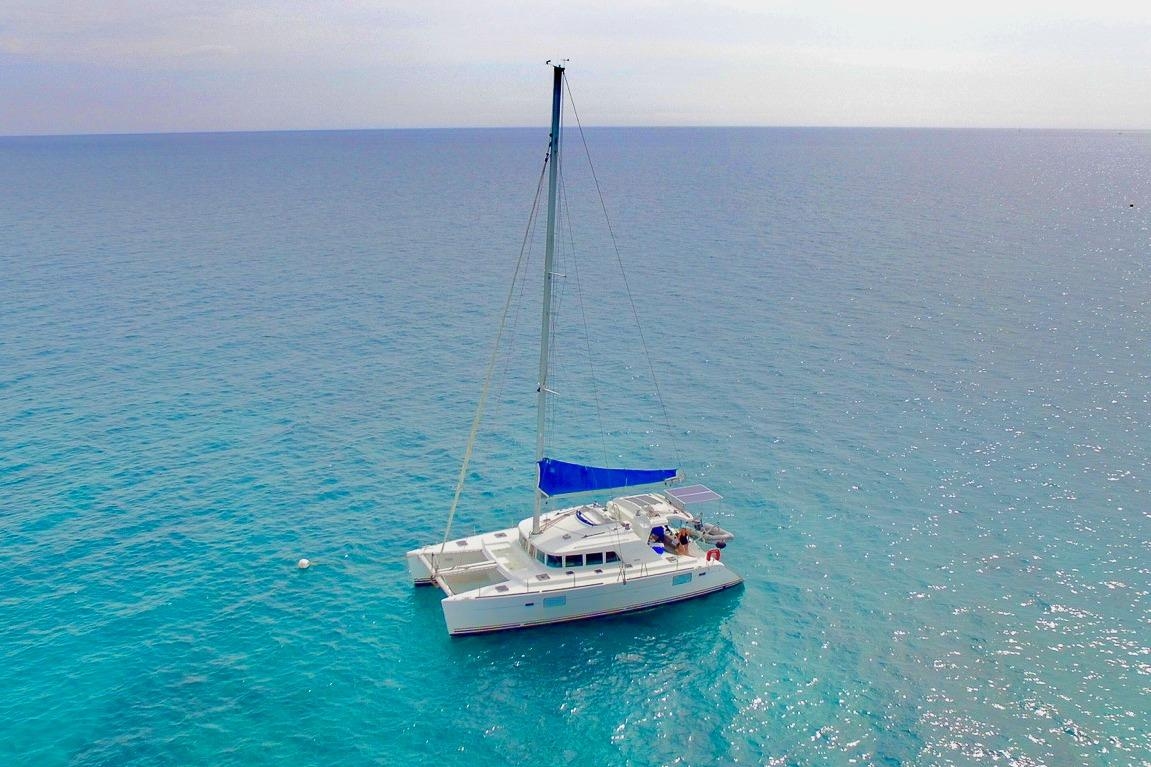 2005 Lagoon 440 - Sold Boat
