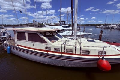 BOATZON | Lancer Yachts 40 Motorsailer 1985