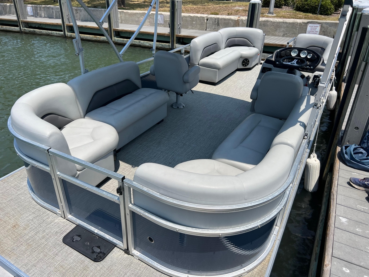 2023 Landau Island Breeze 232 - Sold Boat