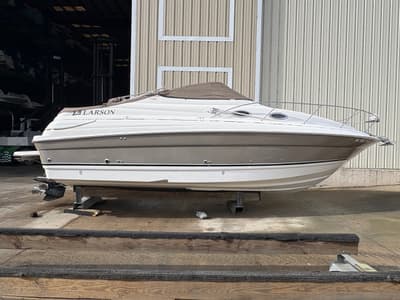 BOATZON | Larson 260 Mid Cabin 2006