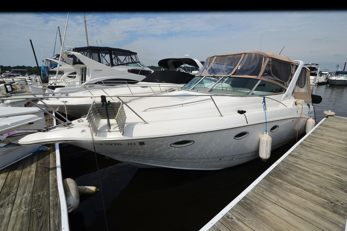 2000 Larson Cabrio 290 - Sold Boat
