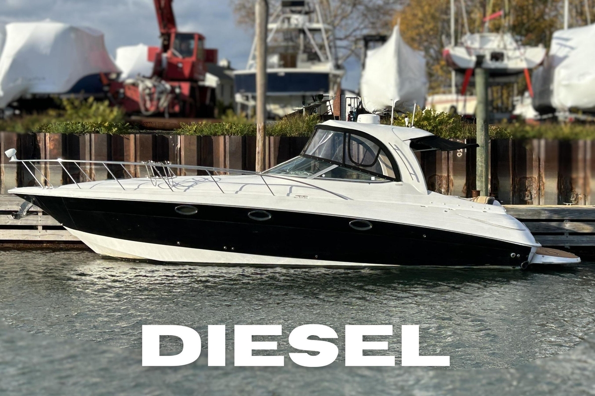 2007 Larson Cabrio 370 - Sold Boat