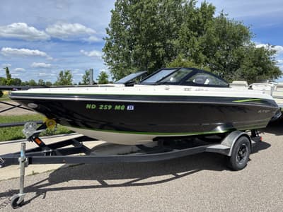 BOATZON | Larson LSR 2100 2014