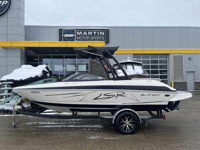 BOATZON | Larson LSR 2100 2015