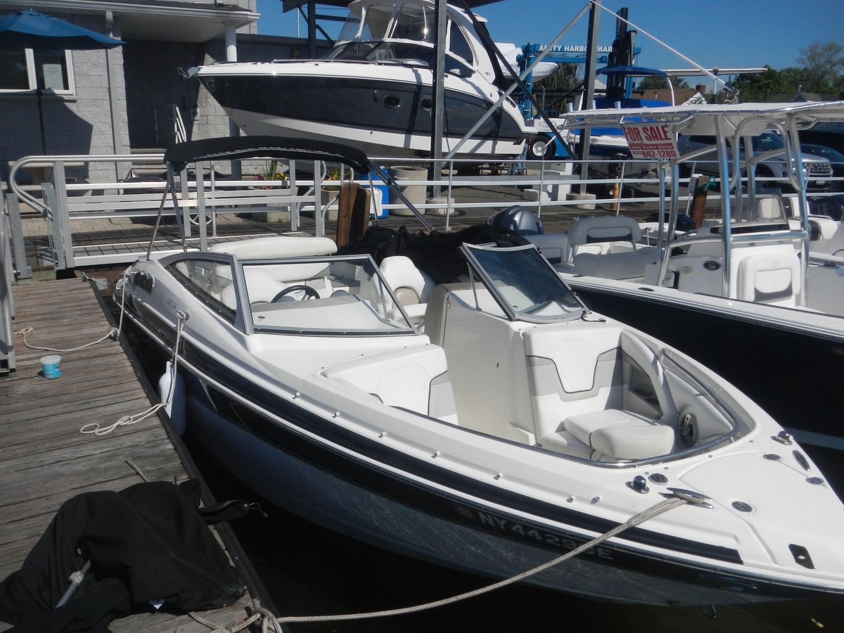 2009 Larson LXi 238 - Sold Boat