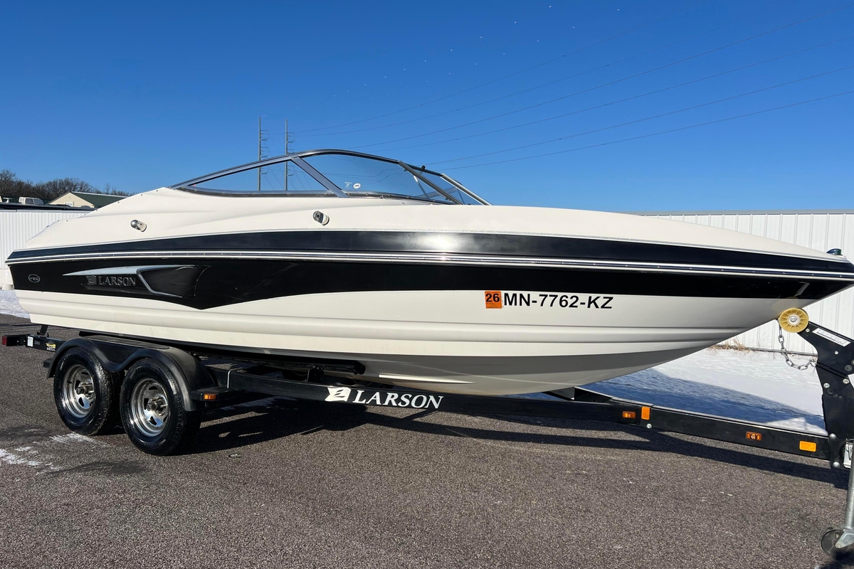 2011 Larson Senza 206 - Sold Boat