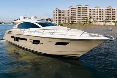 BOATZON | Lazzara 64 2013