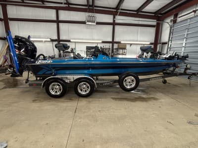 BOATZON | Legend ALPHA 211 2015