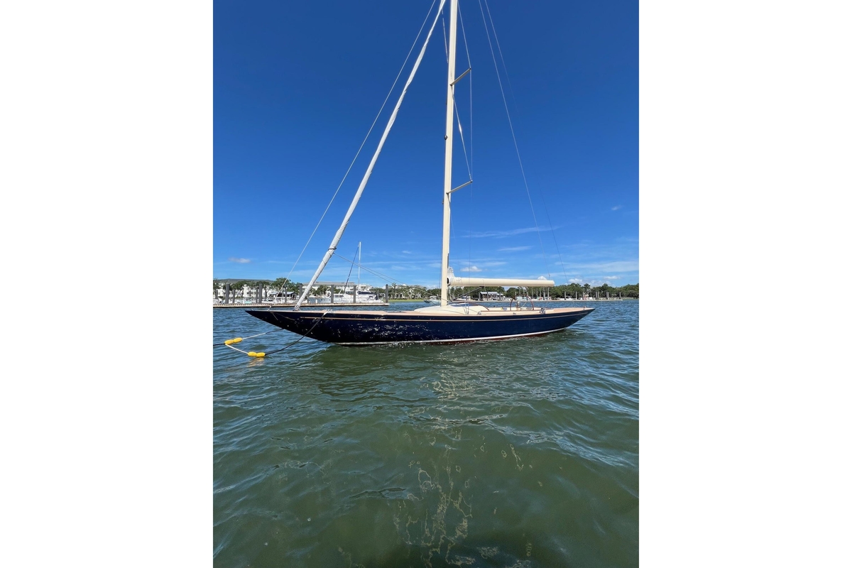 2022 Leonardo Yachts Eagle 44 - Sold Boat