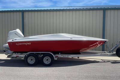 BOATZON | Lightning Boatworks Strike 200 2026